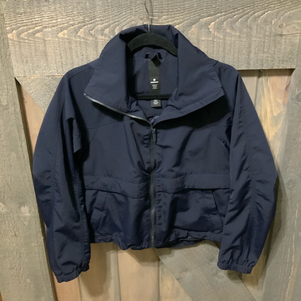 Lululemon hooded windbreaker